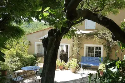 Image de Maison avec jardin ancien en terrasses Bargemon, Var, Provence, France