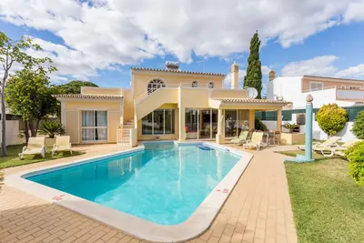 Image de Helmar - Beautiful villa in Galé with private pool