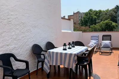 Image de Bel appartement pour les groupes à Figueres Centre. Musée Dali. Wifi.