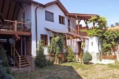 Image de ••• Casa Pelu ••• ancienne ferme rénovée dans un village des Carpates près Sibiu
