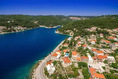 Image de Villa Mir Vami près de la plage, piscine privée, Sumartin, île de Brac