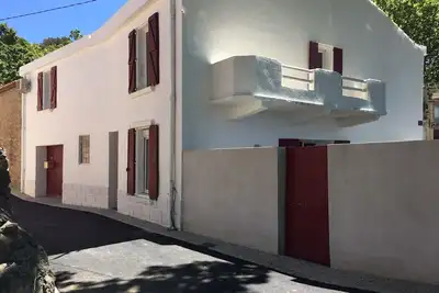 Image de Maison vigneronne avec clim dans petit village proche des plages
