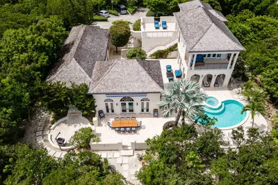 Image de Villa moderne de luxe / en bord de mer / tuba et kayak juste à côté de votre plage