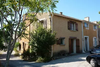 Petite maison pour deux avec vue sur la campagne
