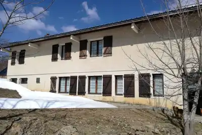 Appartement Numero 1  pour 2 personnes aux portes de La Féclaz. Parking privé.