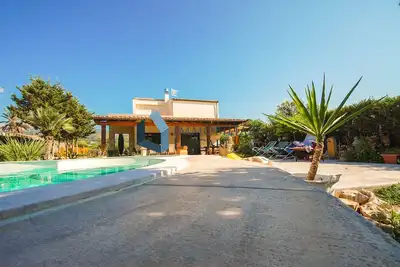Image de Villa super indépendante avec jardin et piscine privée, 9 lits. . le sommet! !