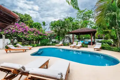 Image de Ocean, Beach Casa! Piscine privée! Palapas côté piscine! Chaque chambre a une salle de bain privée!
