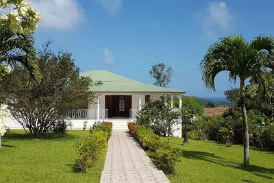 Image de Villa avec jardin et vue sur mer