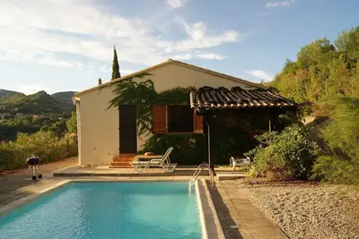 Image de Villa isolée avec verger privé et piscine