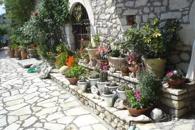 Image de Maison en pierre située dans un quartier calme au coeur des montagnes de Lefkada