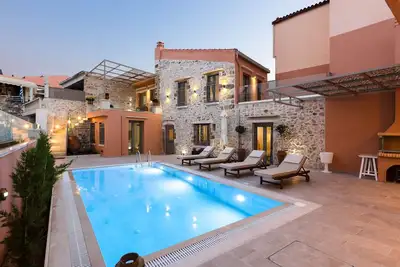 Image de Villa de grande qualité à 2 km de la plage, à pied de tout!