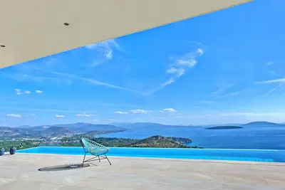 Image de NafplioBlu - Villa pour 6-8 avec vue imprenable sur la mer et la vallée + piscine à débordement