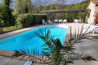 Image de Villa 13p. à Saignon dans le parc naturel du Luberon avec une piscine privée