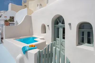 Image de Superbe Vue sur la Caldeira Avec Jacuzzi In A Cute Little Cave House Entièrement rénové!