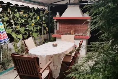 Image de La Pergola Cottage!