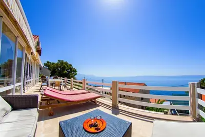Image de Vast house for up to 18 people, near the beach