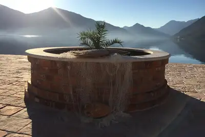 Image de Magnifique studio parfait pour les couples, dans une vieille maison, juste à côté de la mer
