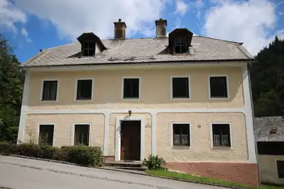 Image de Ferme autrichienne spacieuse et confortable dans un village au pied de The Grimming