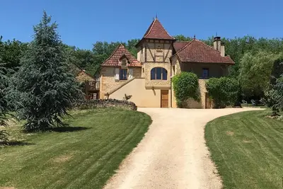 Image de Ferme périgourdine. Dordogne / Lot. Piscine privée, grange de jeux, vues magnifiques