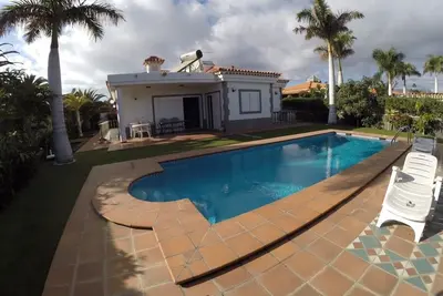 Des vacances pour vous! Dans une maison familiale avec piscine près de la plage de Maspalomas