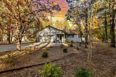 Image de Belle cabine moderne Droit Sur Le Parcours De Golf! Parfait pour les familles!