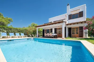 Image de Villa mitoyenne avec Wifi, piscine privée dans un emplacement idéal près de la plage!