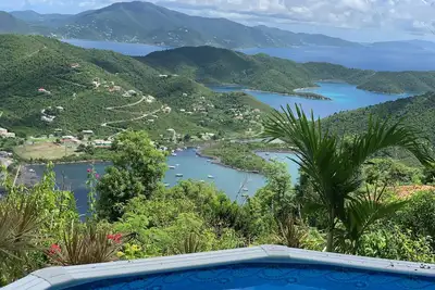 Image de Maison En Parfait Etat. Vues Panoramiques Des ÎLES Vierges Britanniques Et De La Mer Des CARAÏBES!