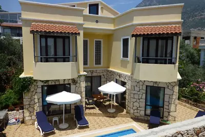 Villa Sari est sur \"Kalamar Rd\", un charmant appartement, à 6 minutes à pied de la vieille ville