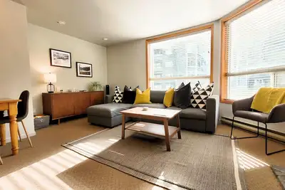 Image de Bright & Comfy Condo 2 chambres et 2 salles de bain