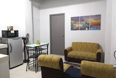 Moonstone: Appartement 1br confortable | 5 minutes de Subic w / Netflix
