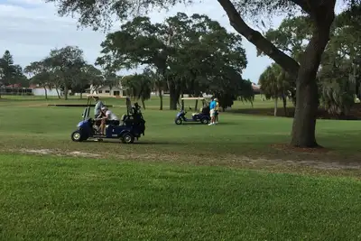 Image de Près de l'île d'Anna Maria, des plages. Sur Img Golf Course. Courte distance en voiture de Saras