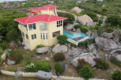 Image de Bigger Splash Cottage: escapade privée avec grande piscine dans une vierge préservée de Virgin Gorda