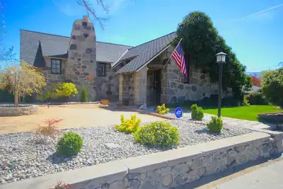 Image de Superbe maison historique à distance de marche de l'Unr et du centre-ville de Reno! 12 personnes