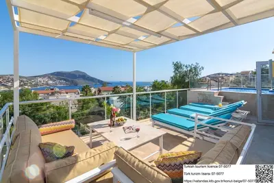 Image de Penthouse avec piscine privée, vue imprenable, à 5 minutes de la vieille ville. 6 personnes