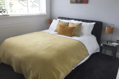 Image de Cozy Town House avec des liens vers Excel centre, O2, Westfield et The City