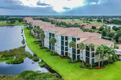Image de Terrain de golf, condo de 2 chambres à coucher et 2 salles de bain