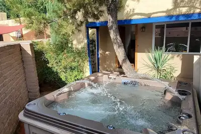 Image de Le \"Adobe Sage\" une maison de vacances Knob Hill W / Hot Tub