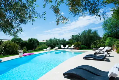 Image de Villa en pierre en pleine nature