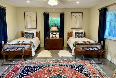 Image de Marchez Pour Uga! 3ème nuit gratuite! Suite entrée privée