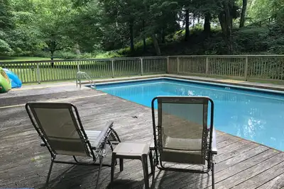Image de Escapade privée dans le Kent avec vue, étang et piscine