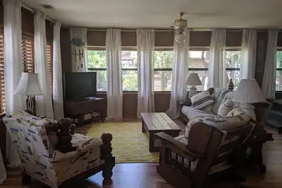 Image de Spacieux, confortable, très bien situé avec lumière naturelle