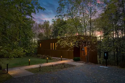 Image de Retraite cabine moderne conçue par un architecte