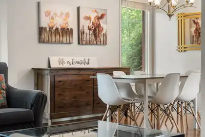 Image de 8 couchages • proche de toutes commodités