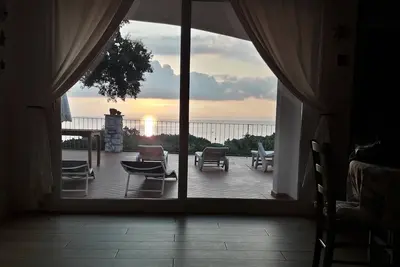 Image de Alba a straccoligno maison jumelée rénovée grand jardin 8 p let