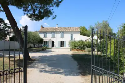 Image de Provence - Agréable maison de vacances avec piscine à la campagne