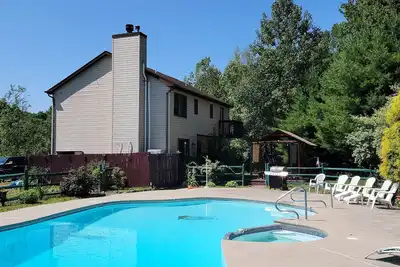 Image de Isolé. Privé. Bassin. Chambre à vapeur. Jacuzzi Wifi