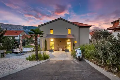 Tarari Luxury Apartment Top 02