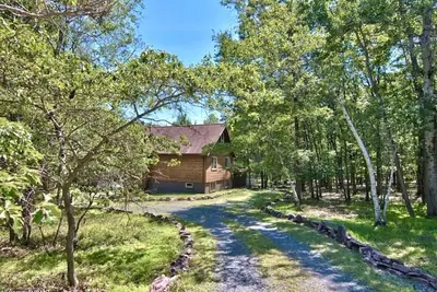 Image de Winding Way Chalet. .