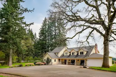 Image de Suite spacieuse dans le domaine équestre de l'Oregon