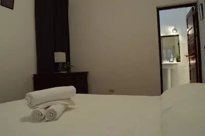 Image de Grand appartement colonial avec piscine privée